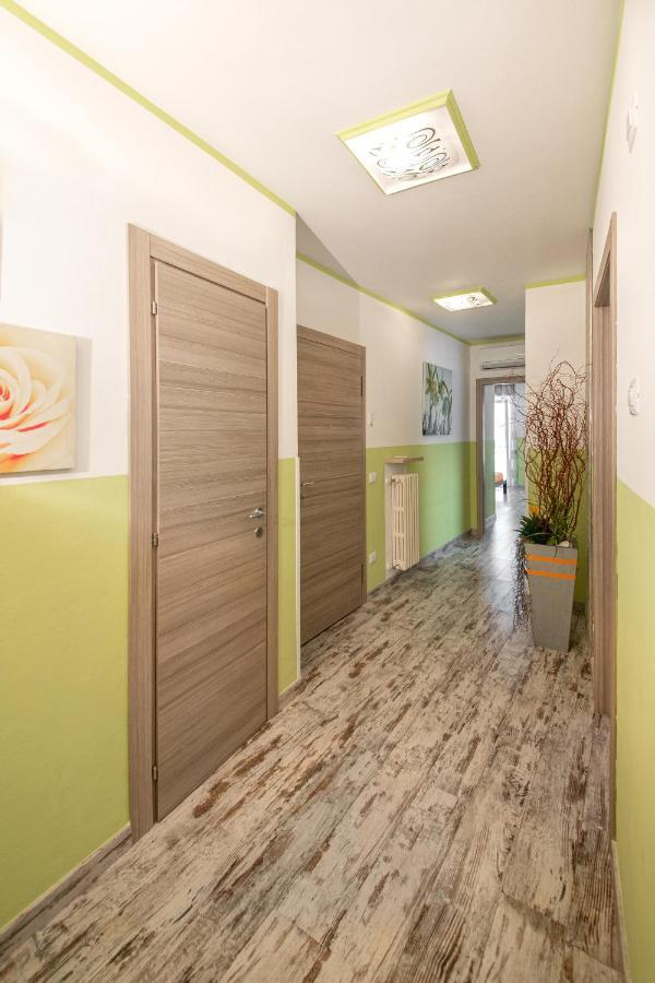 Appartamento K Torri Del Benaco Exterior foto