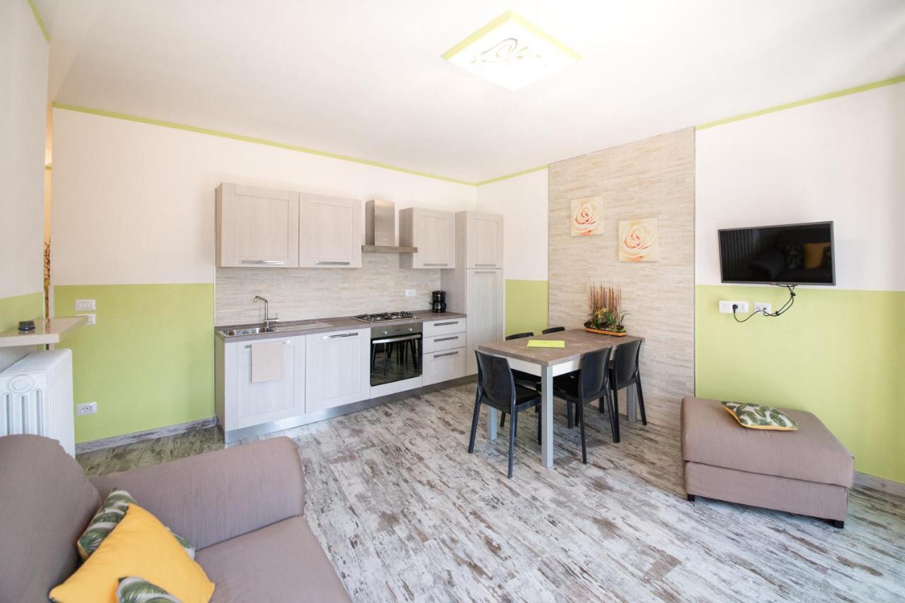 Appartamento K Torri Del Benaco Exterior foto