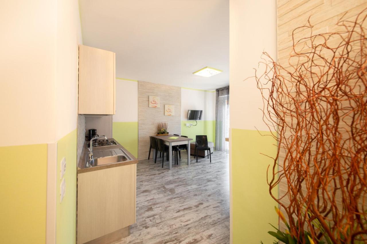 Appartamento K Torri Del Benaco Exterior foto