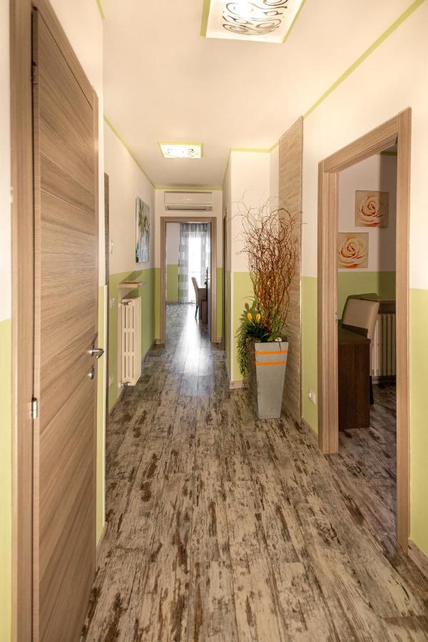 Appartamento K Torri Del Benaco Exterior foto